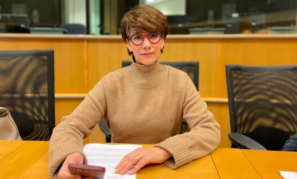 nicholsonova-jablko-1129x680