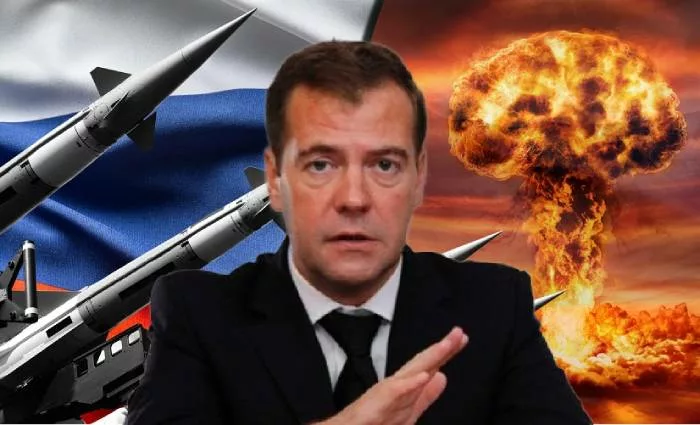 Perspektíva jadrového výbuchu rastie s každým dňom, vyhlásil Medvedev