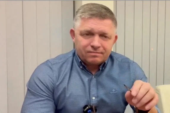 Robert Fico: Slovensko je LACNÝM VAZALOM EÚ a tá je zase vazalom amerických záujmov