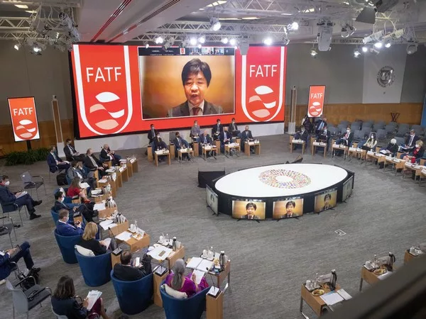 Valentin Katasonov: FATF sa vyhráža Rusku "čiernou bodkou"