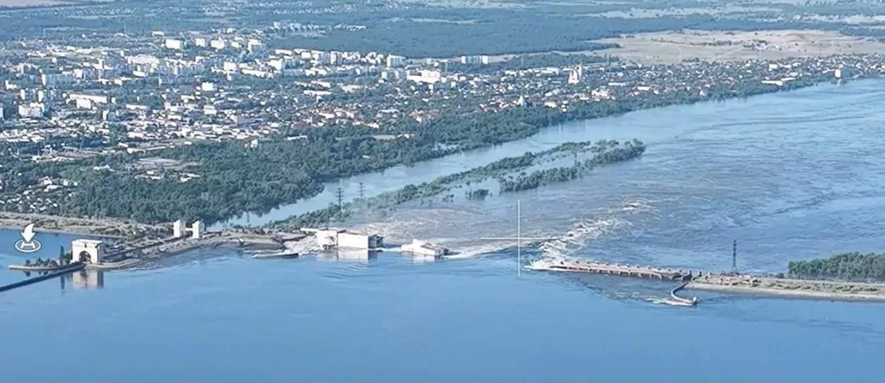 Ukronacisti vyhodili do vzduchu hrádzu vodnej elektrárne Kachovskaja v Chersonskej oblasti.Tento teroristický akt predstavuje obrovské riziká a hrozby: