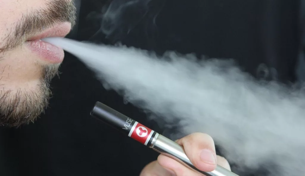 co-je-vaping