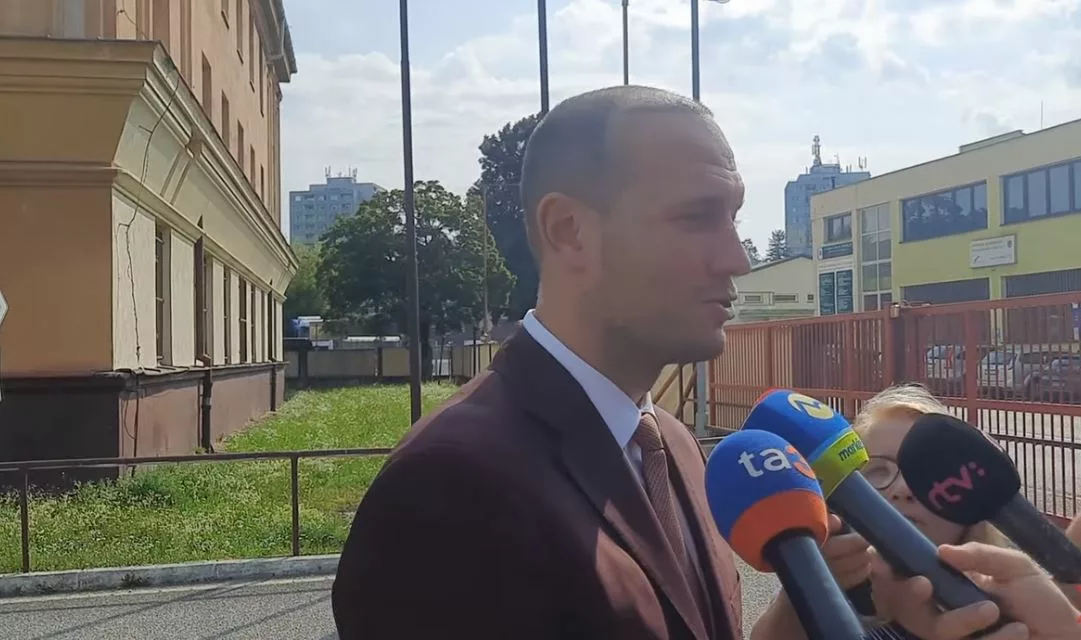 Video-Advokát k zadržaniu šéfa SIS Aláča: To, z čoho ho vinia, sa nemohlo stať. Z funkcie neodstúpi-Advokát Marián Bošanský k zadržaniu šéfa SIS Michala Aláča.
