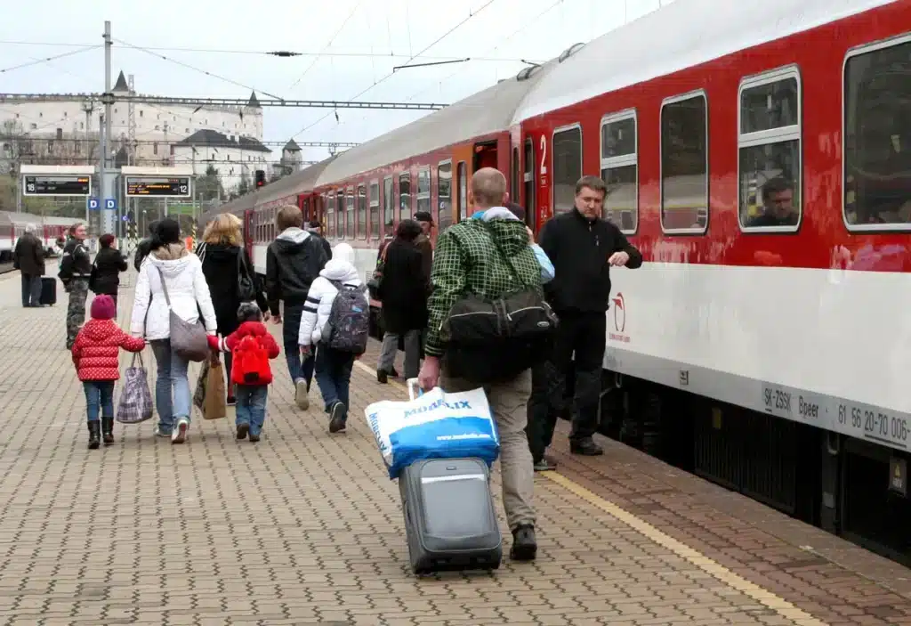 VLAKY Z PRAHY A BRNA, PLNÉ VOLIČOV PS