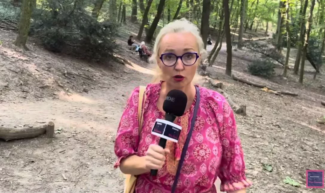Video-Mimi Šrámová: Migranti v Horskom parku!! No camera!! Približne 30 migrantov, nevedno odkiaľ, v centre Bratislavy v Horskom parku