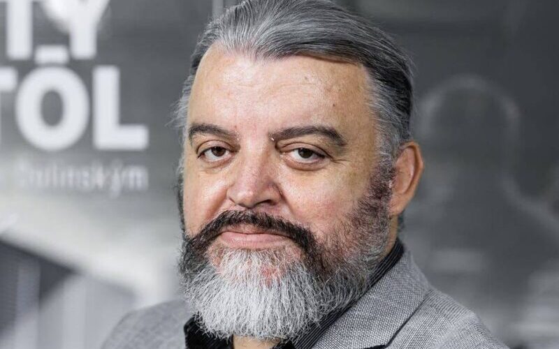Eduard Chmelár: ZELENSKYJ NIE JE LÍDER, ALE HROBÁR SLOBODNÉHO SVETA