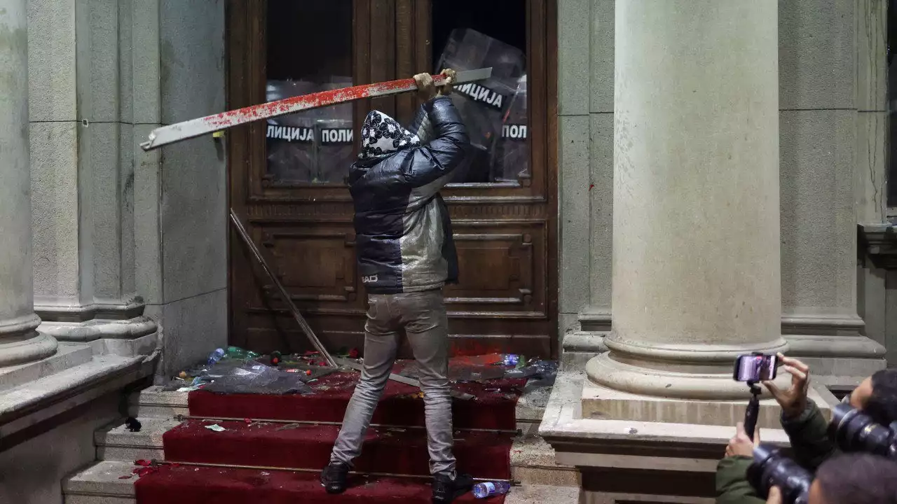 Štátny prevrat v Srbsku podľa kyjevského scenára Majdanu zlyhal