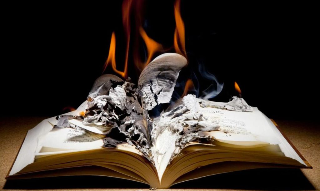 Sorosom spoluvlastnený denník SME zaútočil na slobodu slova a začal šikanovať rôzne knižnice za to, že majú vo svojej ponuke knihy vydavateľstva Torden.