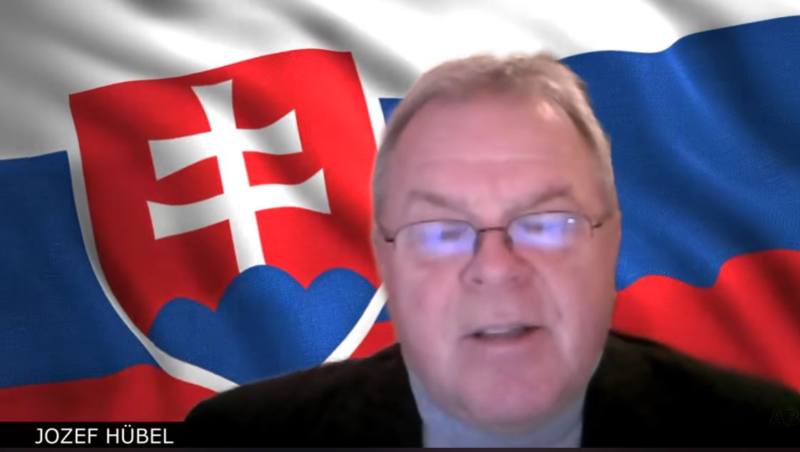 Slovenský novinár J. Hübel: Jourová nás na Slovensku stále prenasleduje. Je to predlžená ruka opozície.