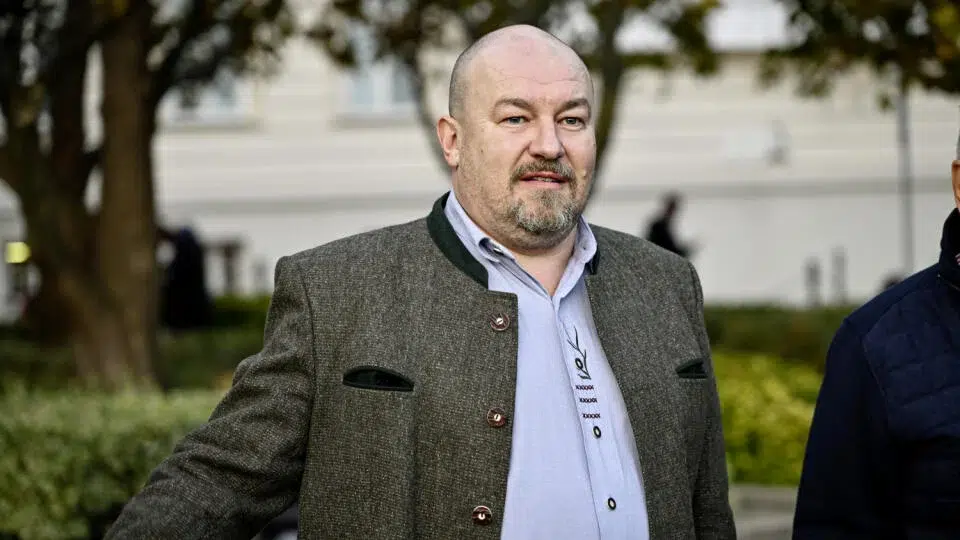 Huliak sa stal chránenou zverou (medveďom) médií hlavného prúdu.