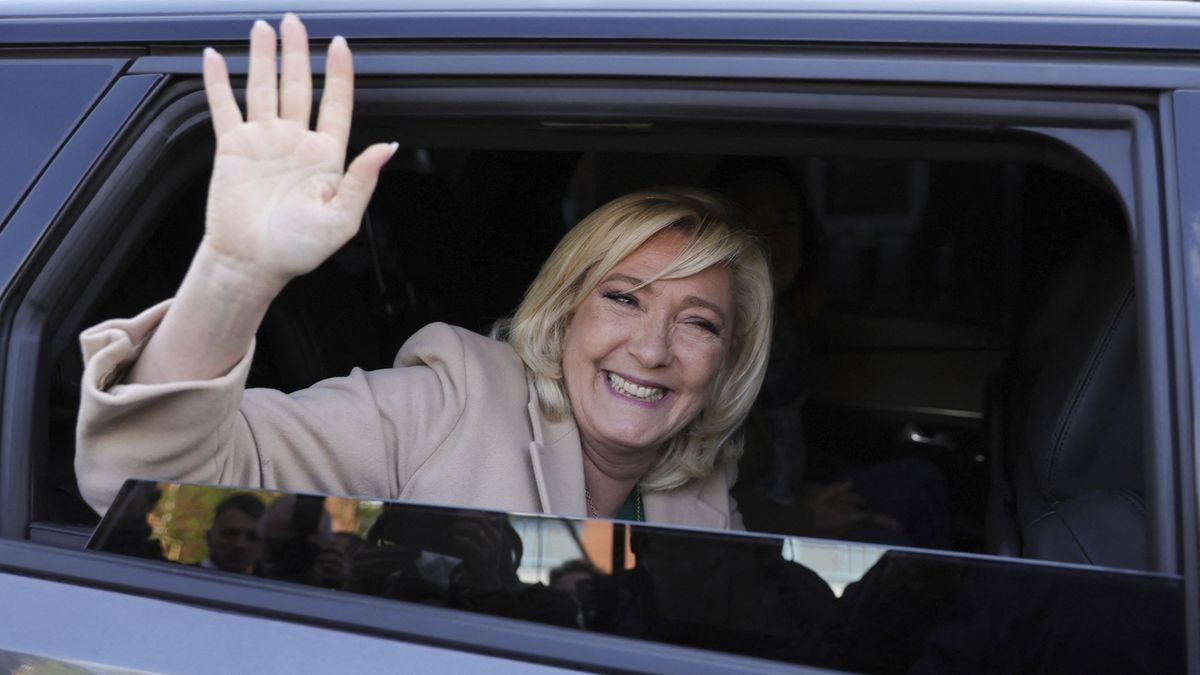 Francúzske voľby: Čo ak vyhrá Le Penová? Nepríjemné pre UA