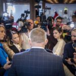 Ficova tlačovka - škrek novinárov ako z pavilónu opíc bratislavskej ZOO