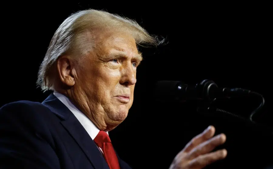 Bloomberg: Trump ovplyvňuje politiku USA voči Ukrajine