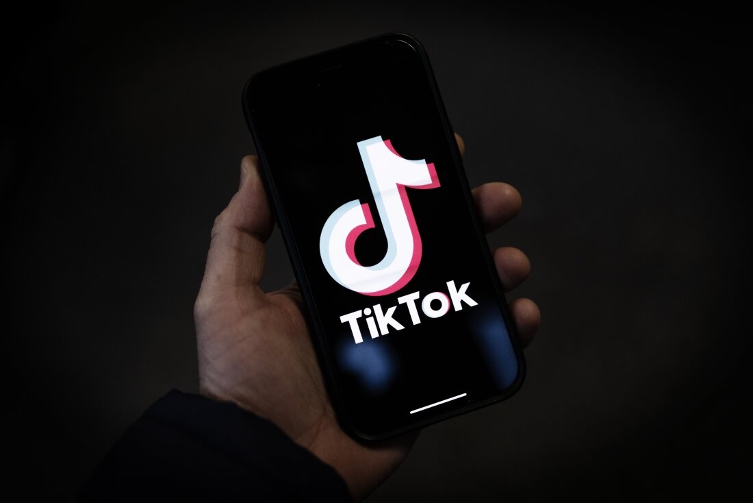 BBC: Americkú tínedžerku zastrelil otec v Pakistane kvôli videám TikTok
