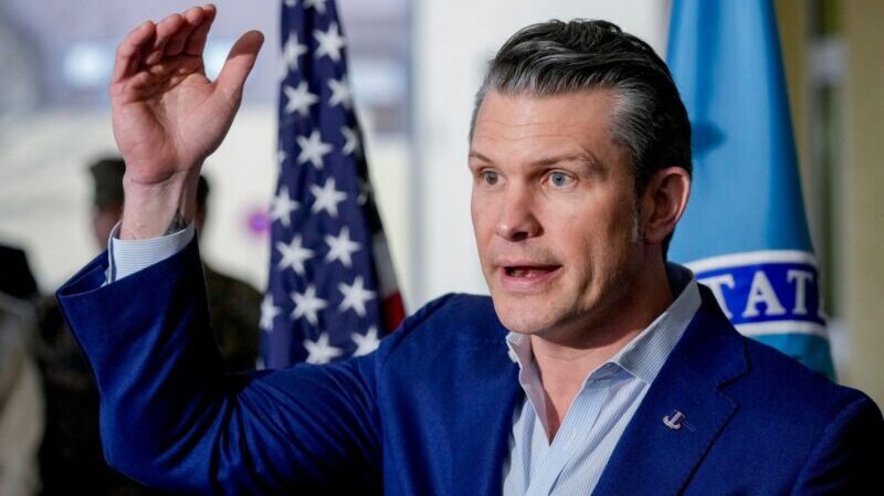 Šéf obrany USA Hegseth hodil bombu: USA jednotky v Európe nie sú „navždy“