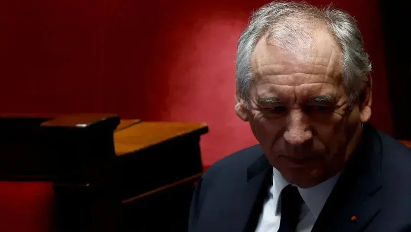 Bayrou považuje stretnutie európskych lídrov v Paríži o Ukrajine za beznadejné