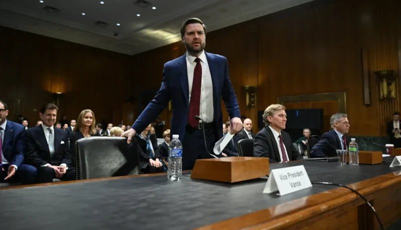 Nyt: Vance vyvolal v Británii pobúrenie komentárom „Nejaká krajina“