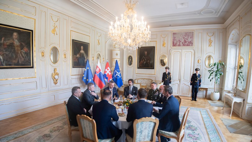 To, čo sa včera dialo v Prezidentskom paláci, bola taká neúprimná pozičná hra