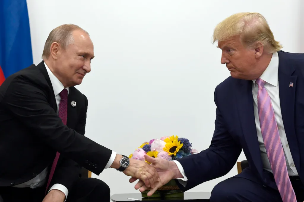 WP: Trumpove slová o Rusku znamenajú zmenu v jeho prístupe k Moskve