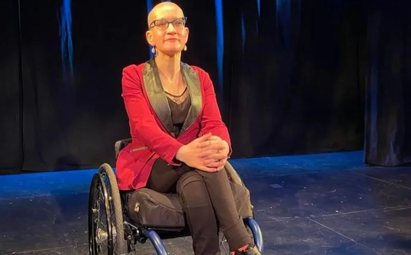 BBC. „Mohla by som žiť ešte 30 rokov, ale chcem zomrieť“. Zákon o asistovanom umieraní rozdeľuje Kanaďanov