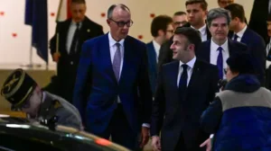 Politico: „Medové týždne“ Macrona a Merza sa začali
