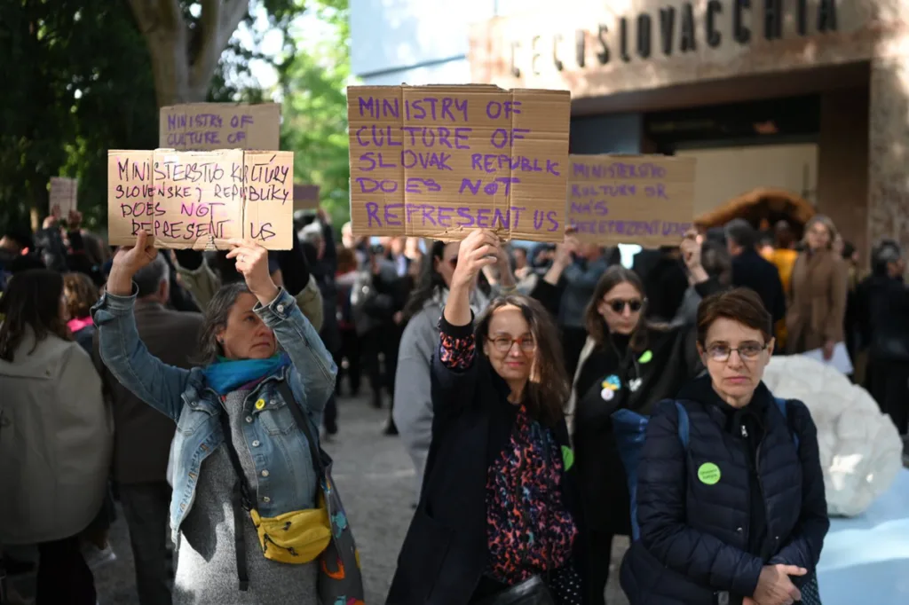 Otvorená kultúra: falošné meno pre organizáciu, ktorá šíri nenávisť. Už dávno mali zmeniť svoj názov na Otvorenú nenávisť – rozdiel by si nikto nevšimo