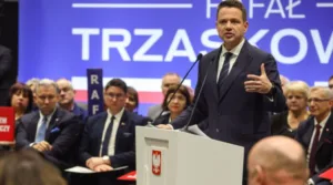 Soros ovplyvňuje voľby v Poľsku a EÚ mlčí! Trumpovi mocní muži zaútočili