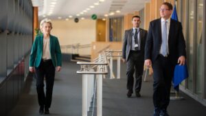 Tajné správy za 35 miliárd eur. Zbytočné vakcíny v koši