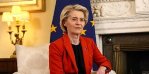 Lietadlo s Leyenovou na palube údajne muselo hodinu krúžiť nad bulharským letiskom
