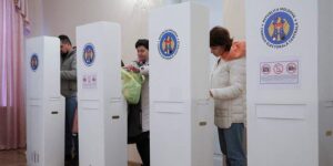 Moldavsko oznámilo víťazstvo opozičných frakcií v parlamentných voľbách.