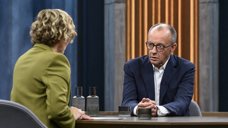 „Merz klame pred miliónmi ľudí,“ obvinenia z falošných správ o ruských dronoch