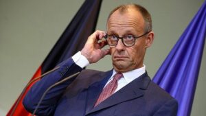 AFD vyzvalo štváča Merza, aby sa pridal k UA vojsku a bojoval na fronte