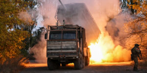 Reuters: Rusko vyzýva ukrajinské jednotky v Pokrovsku a Kupiansku, aby sa vzdali, aby sa zachránili