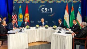 Trump sa 6.novembra pokúsi ODTRHNÚŤ Strednú Áziu od Ruska a Číny