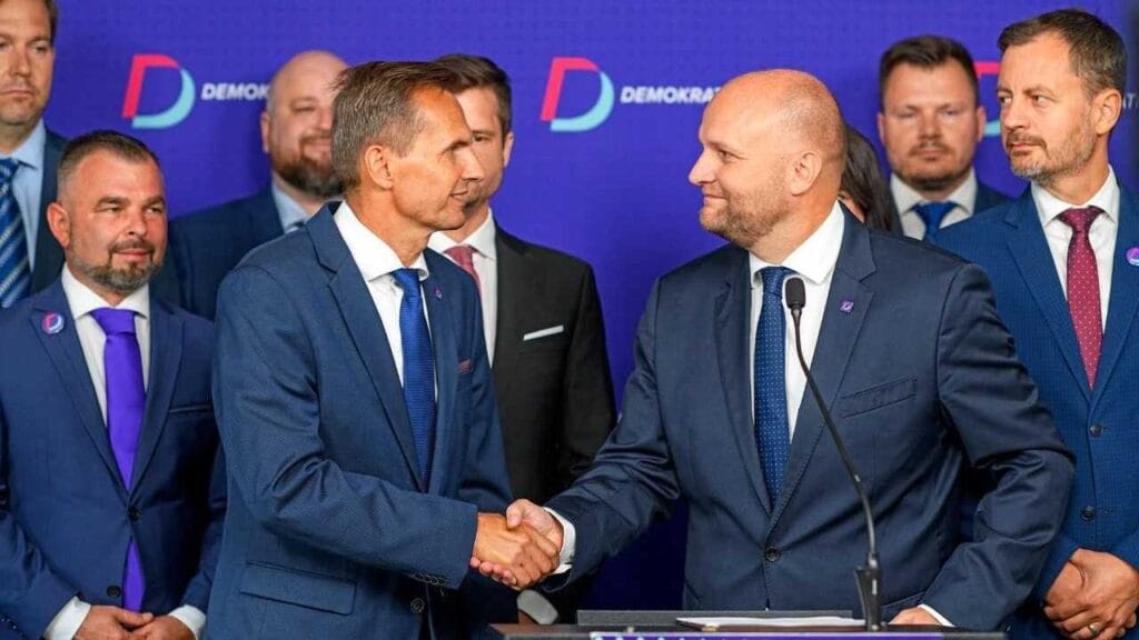 Chrapúň Galko, ktorý predával samopaly po 12,11 eur/kus začal mať silácke reči.