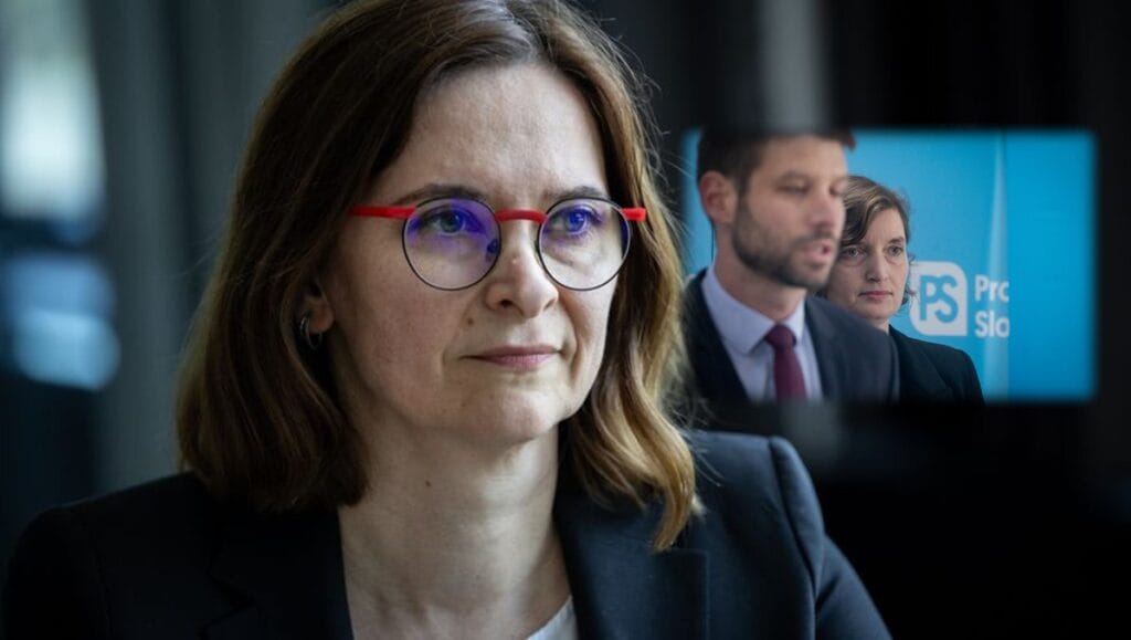 Dnešná kortešačka Denníka N v prospech protivládnej demonštrácie „na obranu UOO“