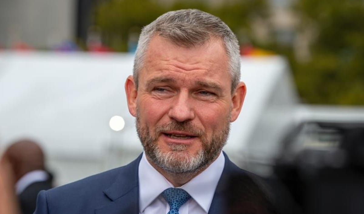 Pellegrini dostal z diktátorskej EK po prstoch