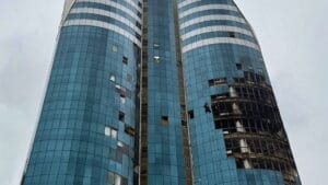 Poškodený mrakodrap v čečenskom hlavnom meste Groznyj, 5. decembra 2025