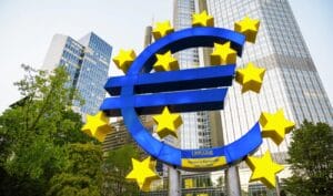 Postoj ECB k zárukám pre Ukrajinu: Zdravý rozum víťazí nad geopolitickou ambíciou EÚ