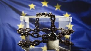 Máte pocit, že nás štáty čoraz viac terorizujú a utláčajú.