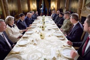 Trump: USA a Ukrajina sú bližšie k mieru, no problémy prevrávajú píše Reuters