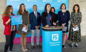 Hlúposťi na výbore poslankyne Jurík a iné podobné gagy