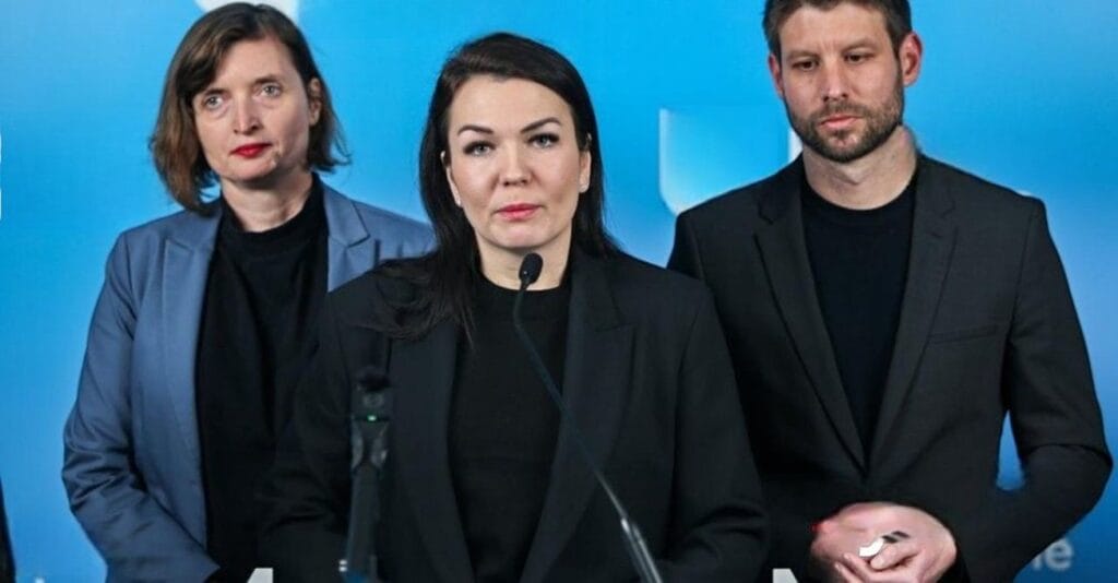 PS v pasci vlastnej propagandy čelí úplnej izolácii doma aj vo svete