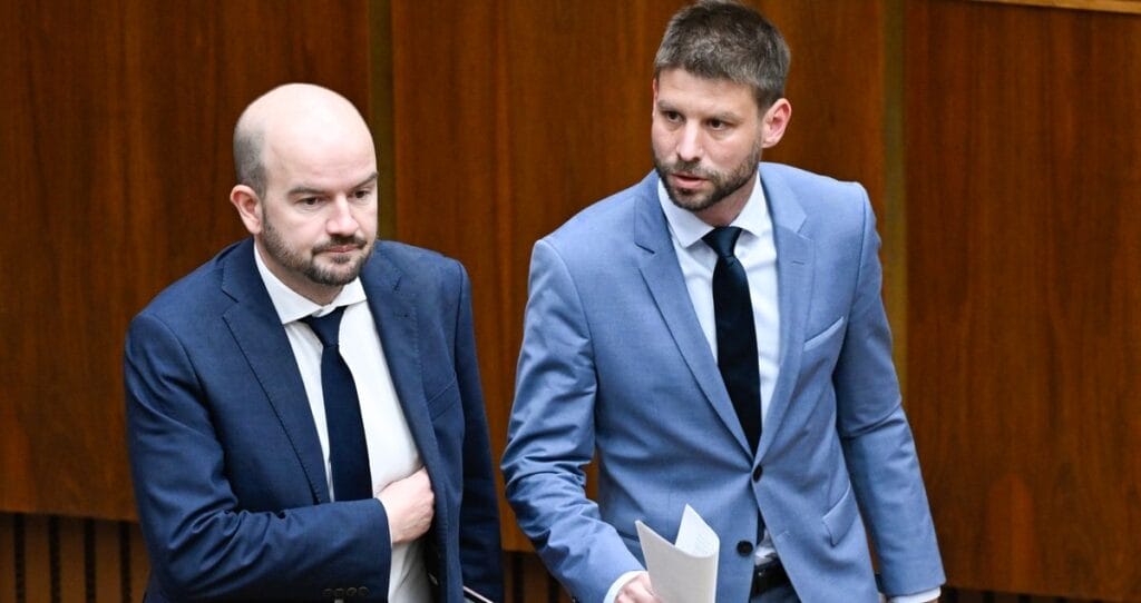 Bejby Šimečka a jeho puszipajtás Dubéczi & Chystaná „protibenešovská“ demonštrácia