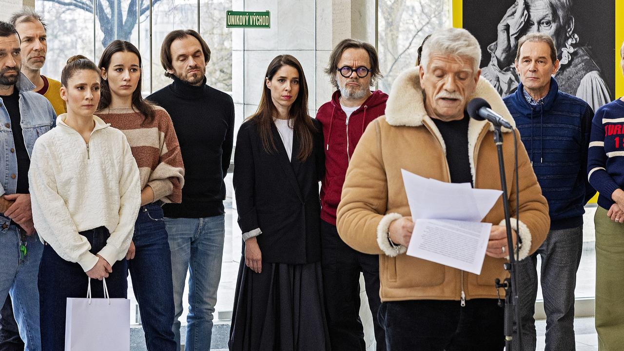 Títo komedianti už nie sú svedomím národa, len nátlakovou politickou skupinou.