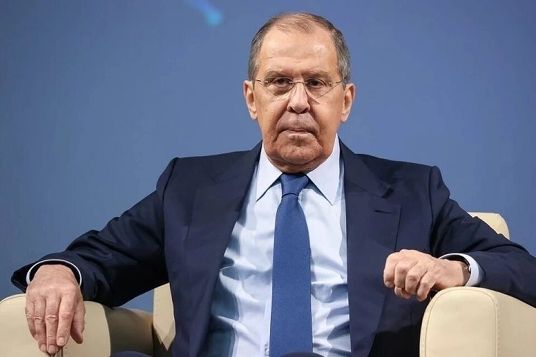 Lavrov označil Macronovu rétoriku o Rusku za buranskú