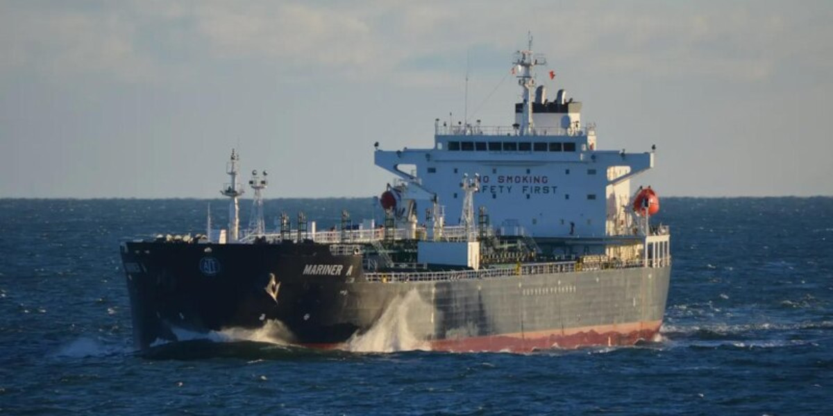 Ministerstvo zahraničných vecí: Americká loď prenasleduje ruský tanker Mariner v Atlantiku