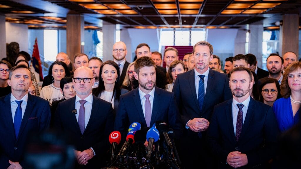 Vláda z PS, SaS, KDH, Demokrati, „OĽANO" - Istá katastrofa pre Slovensko