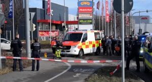 V Nemecku pobodal migrant niekoľko ľudí, polícia páchateľa zastrelila píše Bild