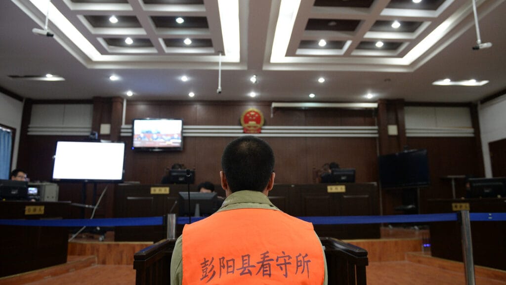 16 trestov smrti pre telefonických podvodníkov: Čína rozbila veľké gangy